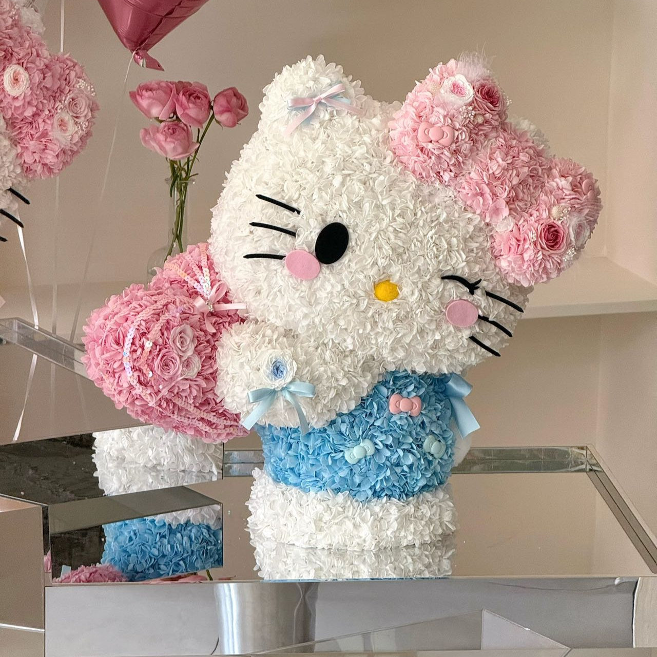 Flower Kitty | Hello Kitty (Bouquet & Heart, Size M) Blue Toujours Flowers