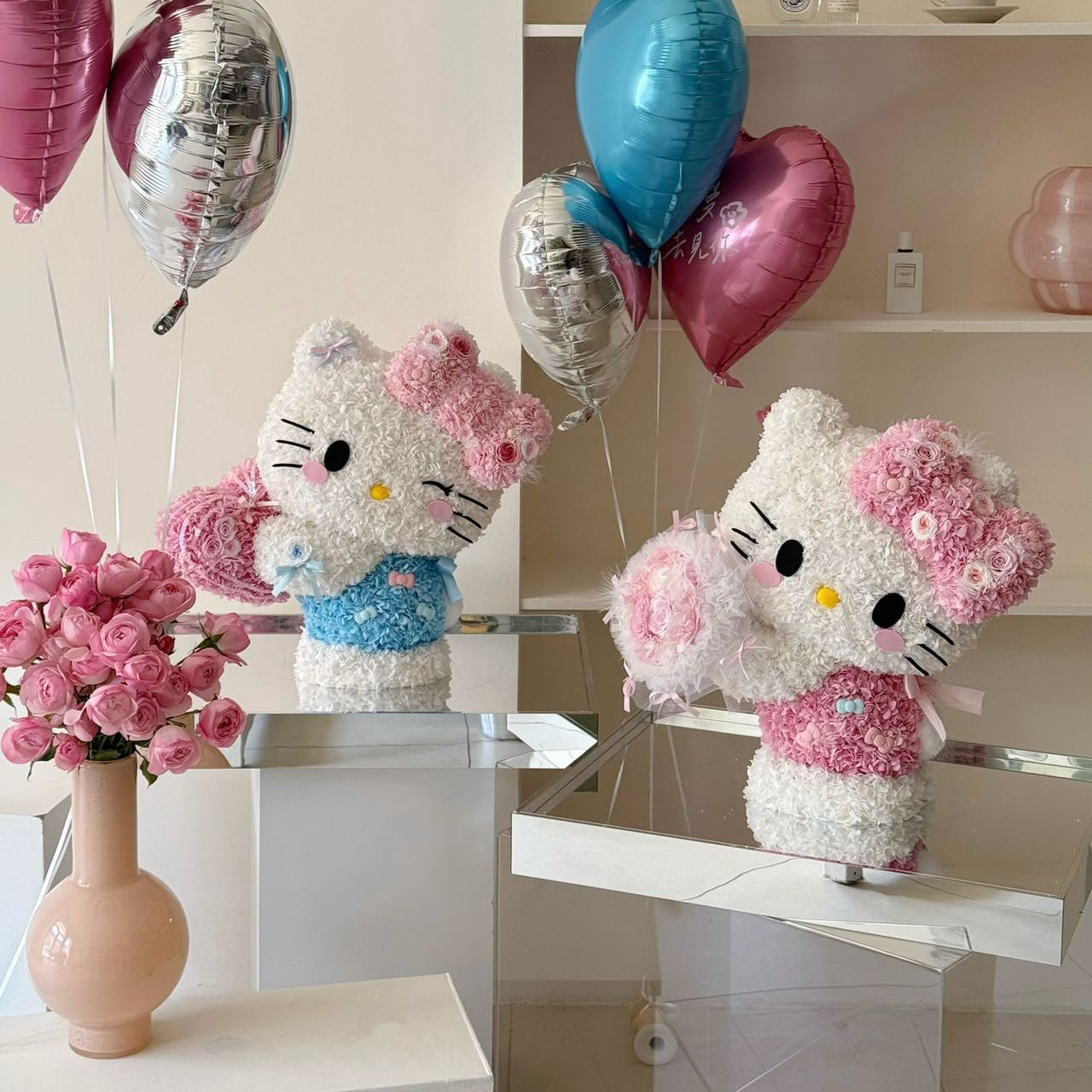 Flower Kitty | Hello Kitty (Bouquet & Heart, Size M) Toujours Flowers