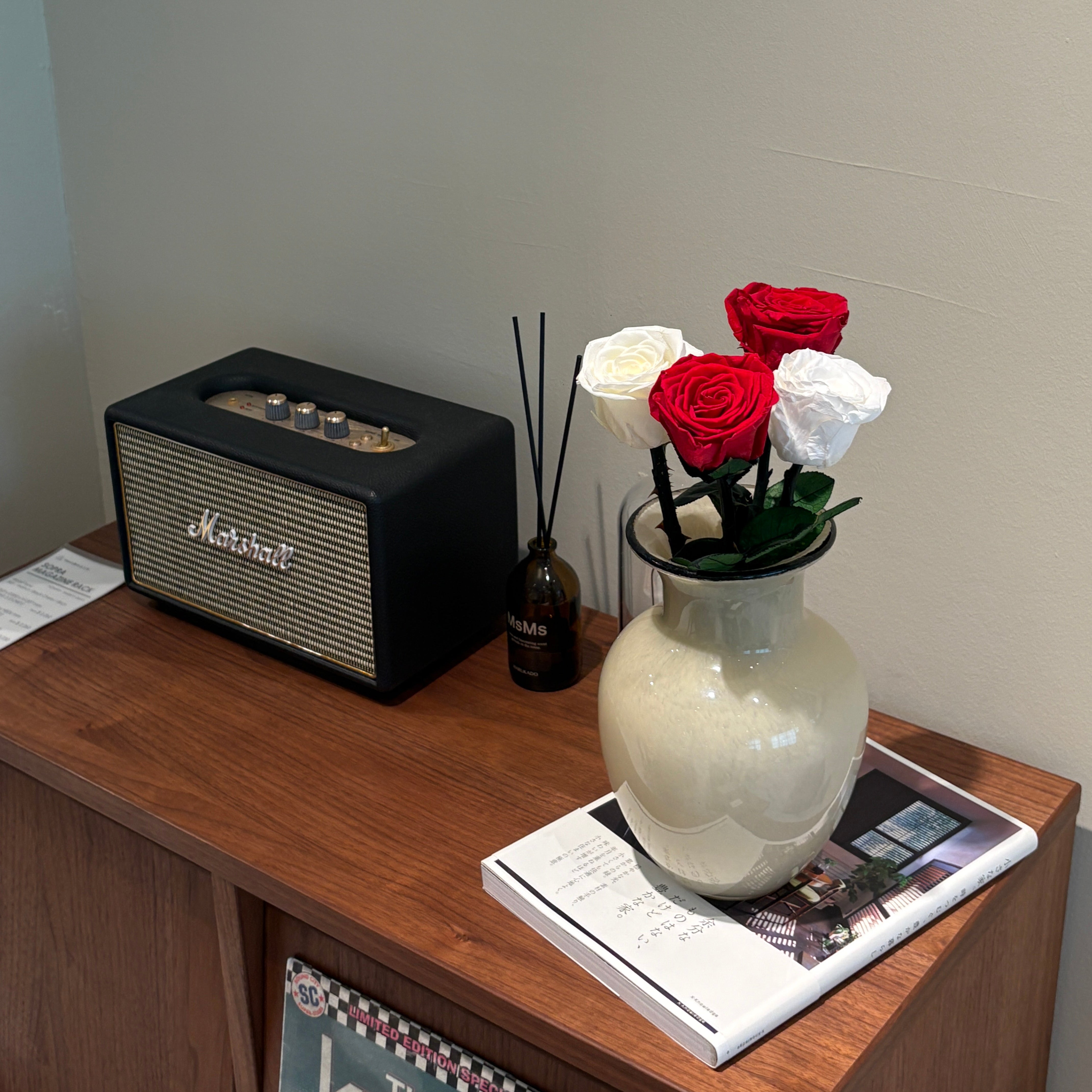 flowers and a lamp.